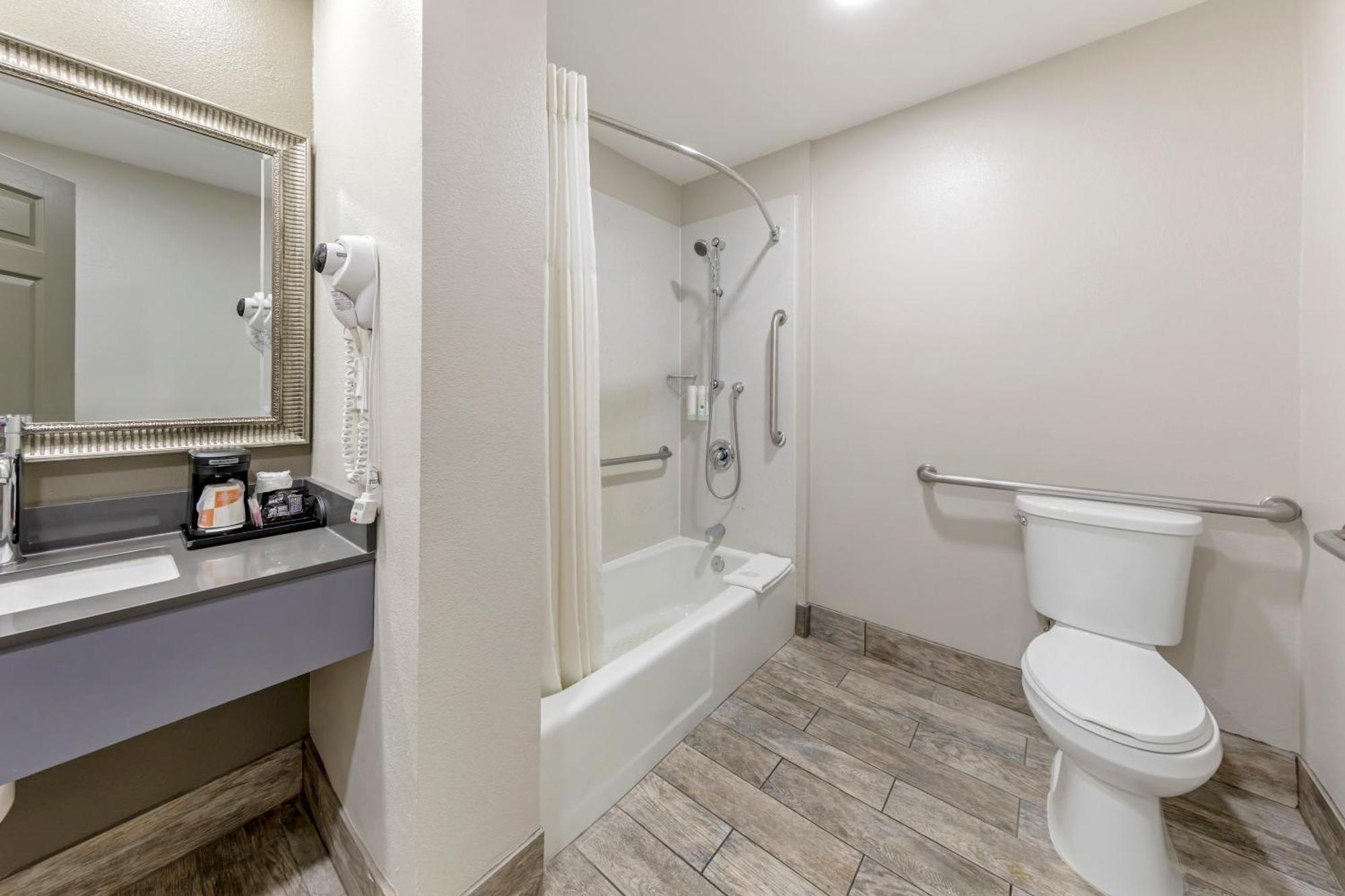 Quality Inn Kettleman City Near Hwy 41 Exterior photo